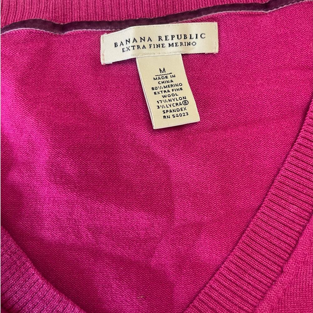 Banana Republic Fuchsia V-Neck Sweater for Women - Picture 2 of 6